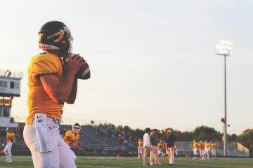 挪威队3比2胜塞内加尔，球员赛场再现维京划船庆祝（配图示意）